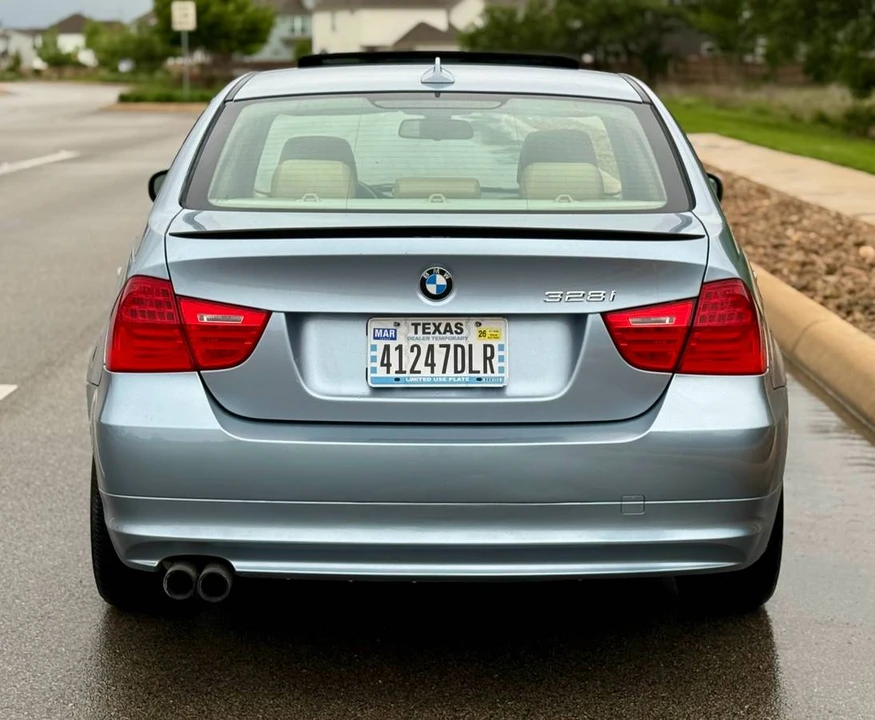 2011 BMW E90 3 Series Sedan - Image 9 of 20