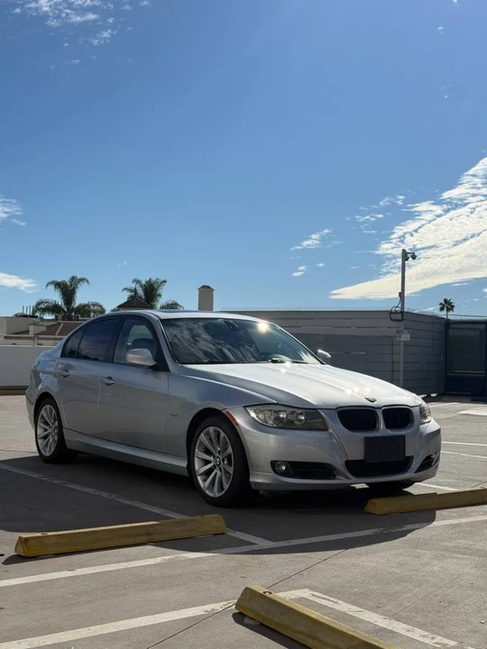 2011 BMW E90 3 Series Sedan - Image 3 of 18