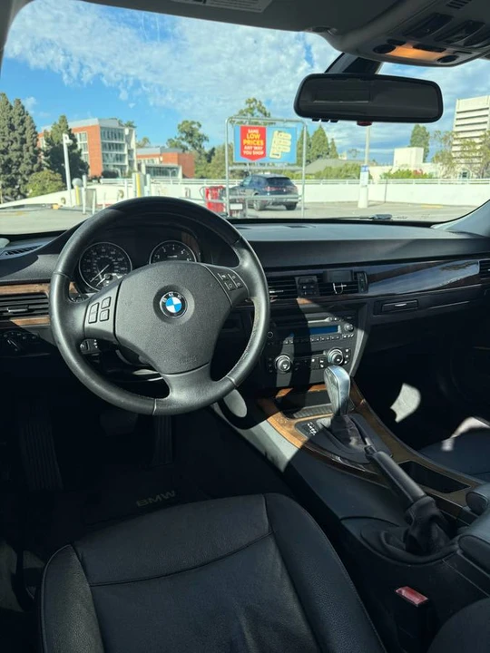 2011 BMW E90 3 Series Sedan - Image 10 of 18