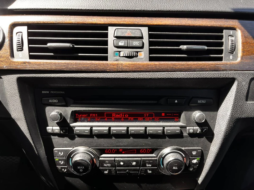 2011 BMW E93 3 Series Convertible - Image 16 of 22