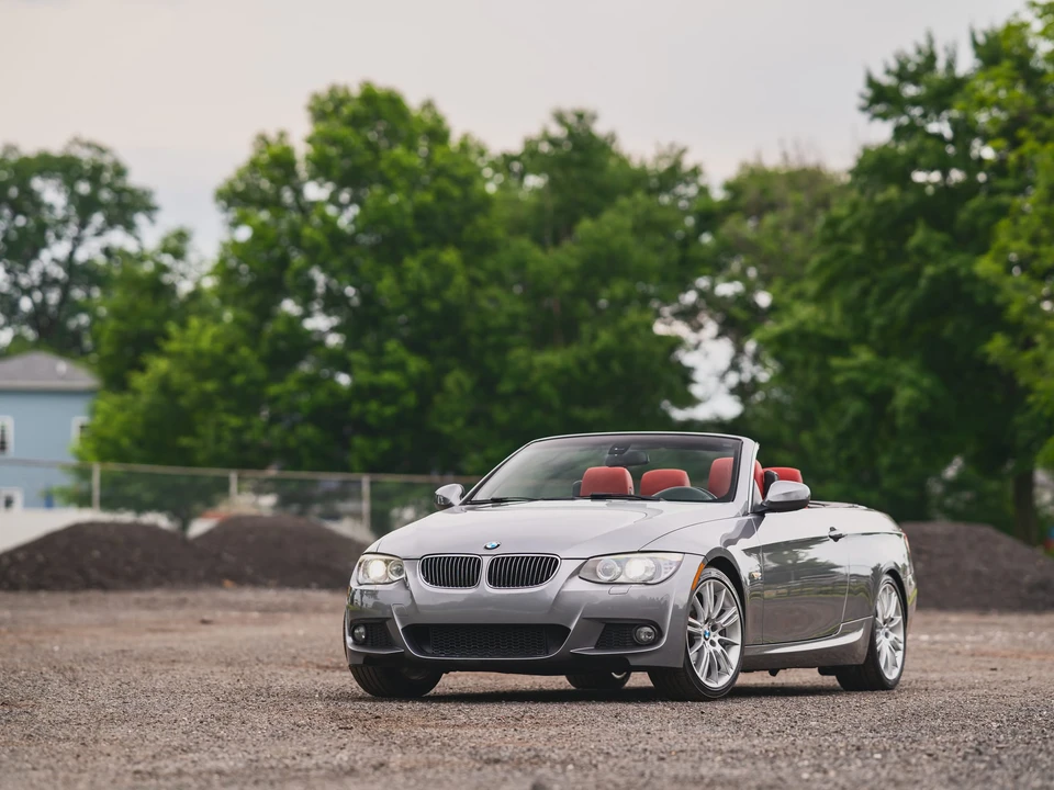 2011 BMW E93 3 Series Convertible - Image 2 of 31