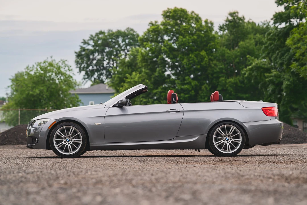 2011 BMW E93 3 Series Convertible - Image 8 of 31
