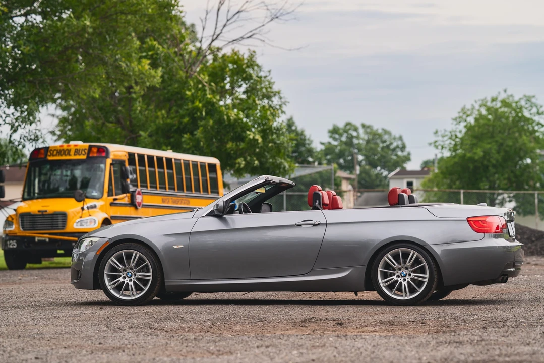 2011 BMW E93 3 Series Convertible - Image 9 of 31