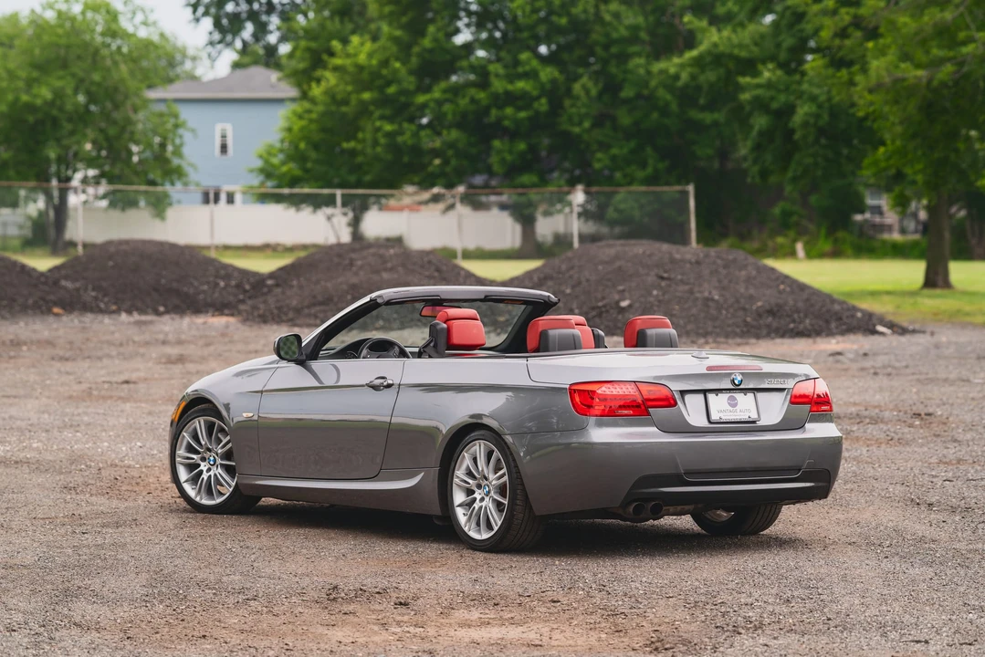 2011 BMW E93 3 Series Convertible - Image 11 of 31