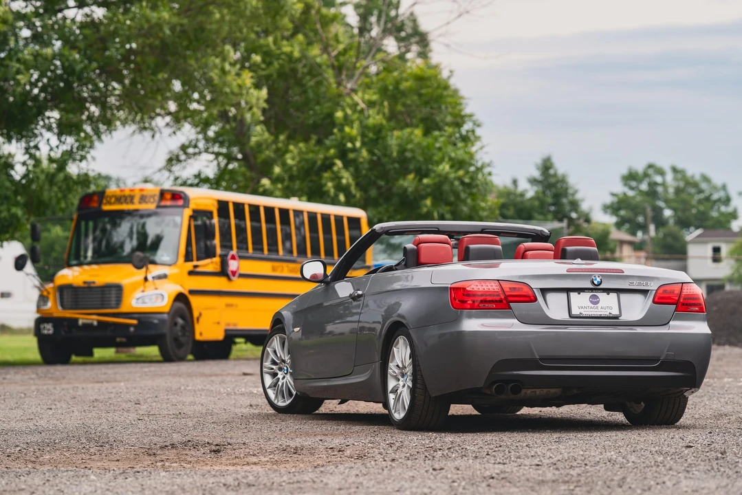 2011 BMW E93 3 Series Convertible - Image 13 of 31