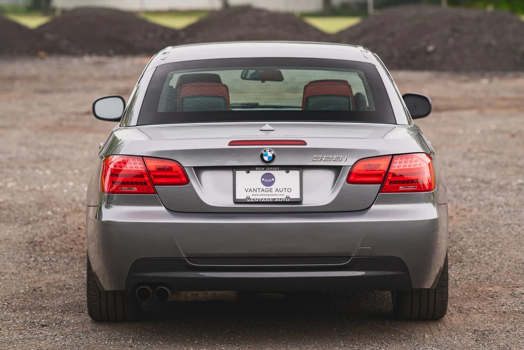 2011 BMW E93 3 Series Convertible - Image 14 of 31