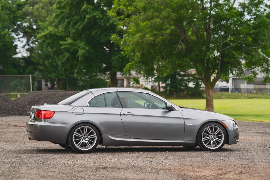 2011 BMW E93 3 Series Convertible - Image 19 of 31