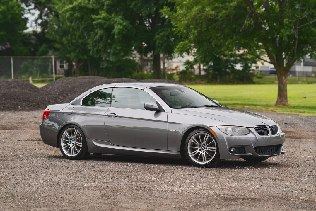 2011 BMW E93 3 Series Convertible - Image 24 of 31