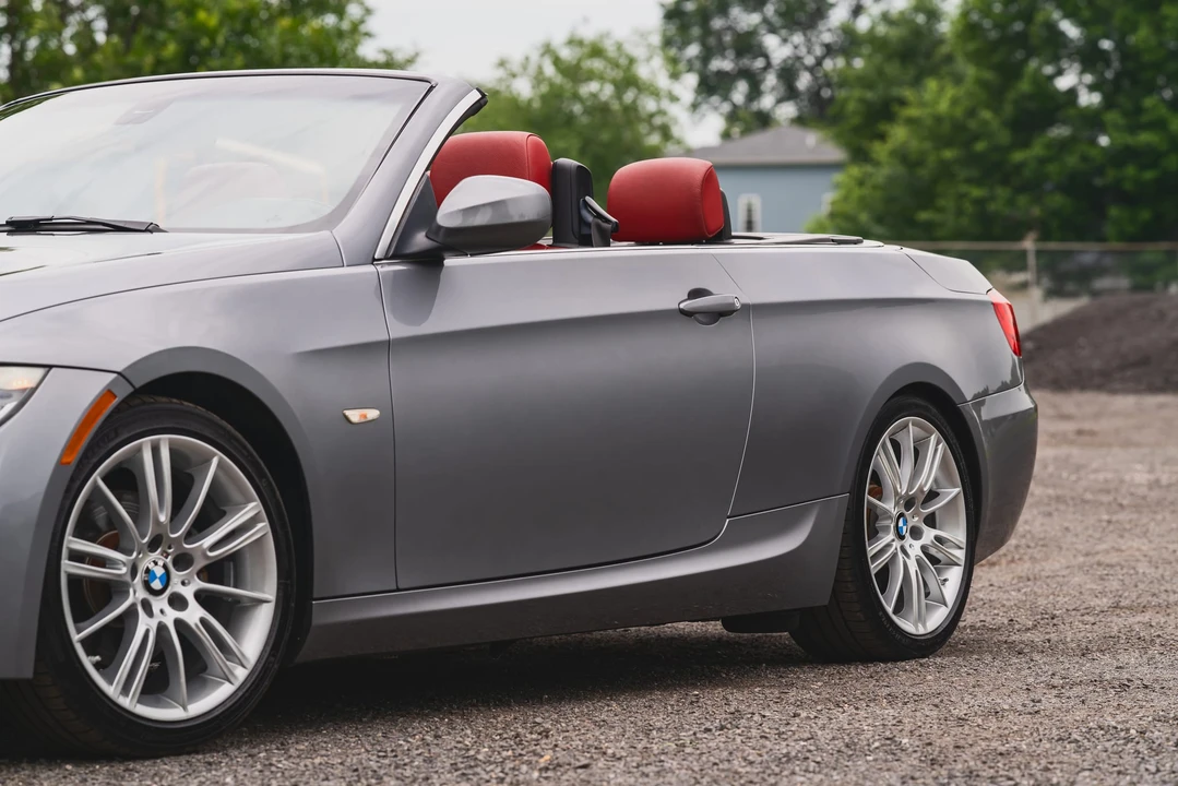 2011 BMW E93 3 Series Convertible - Image 29 of 31