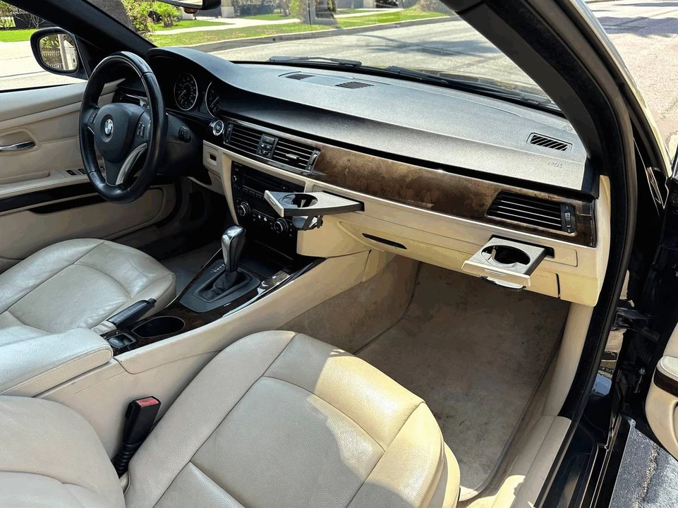 2011 BMW E93 3 Series Convertible - Image 7 of 8