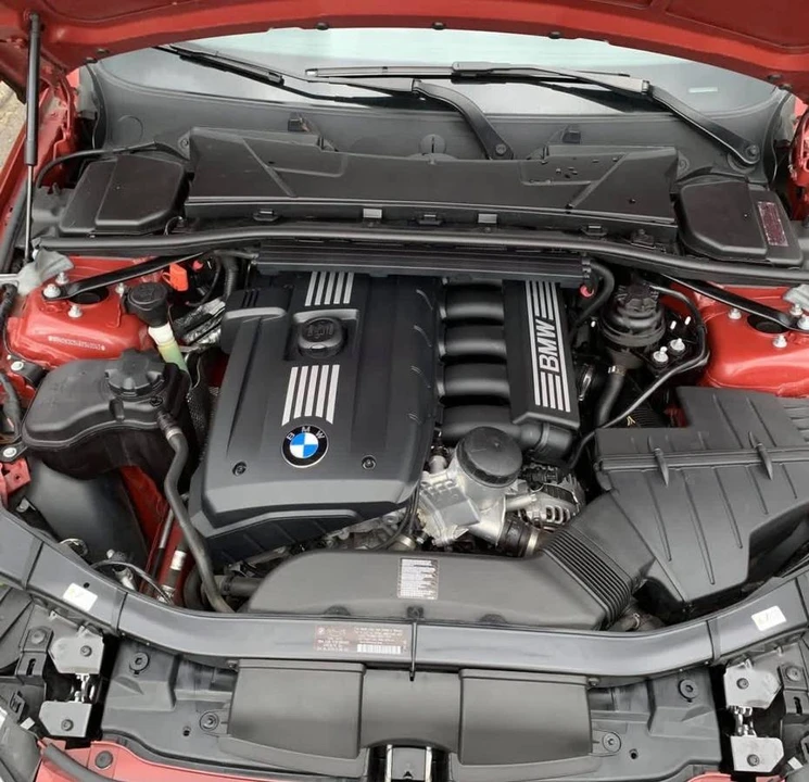 2011 BMW E93 3 Series Convertible - Image 7 of 10