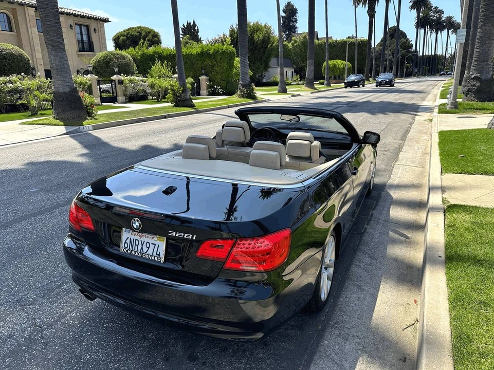 2011 BMW E93 3 Series Convertible - Image 2 of 8