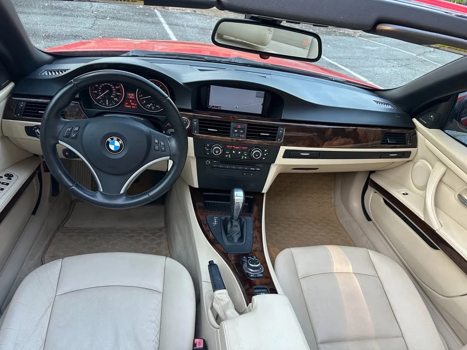 2011 BMW E93 3 Series Convertible - Image 14 of 20