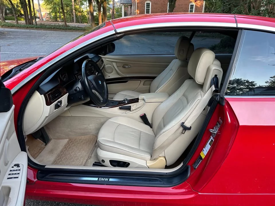 2011 BMW E93 3 Series Convertible - Image 11 of 20
