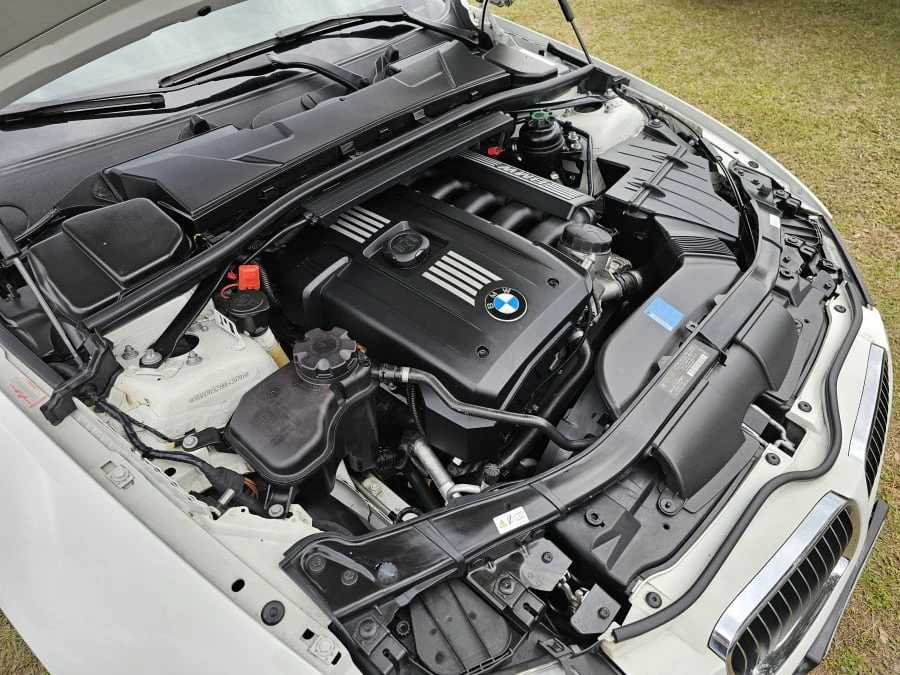 2011 BMW E93 3 Series Convertible - Image 15 of 15
