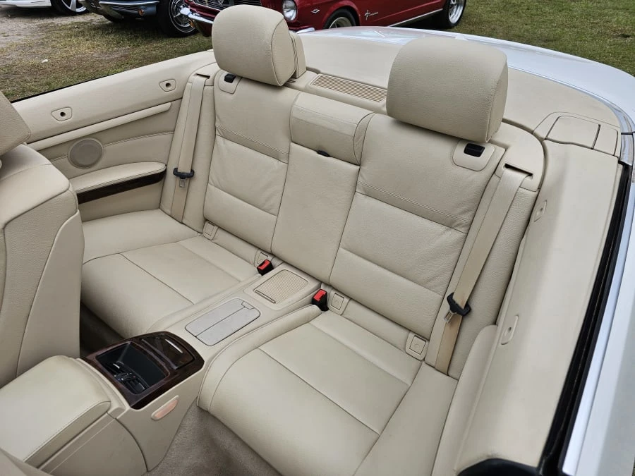 2011 BMW E93 3 Series Convertible - Image 9 of 15
