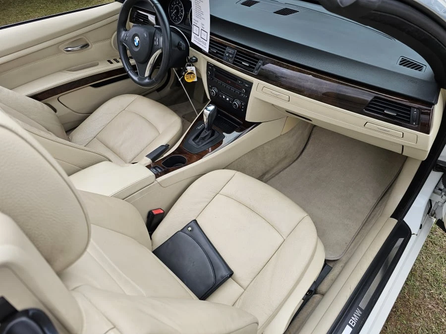 2011 BMW E93 3 Series Convertible - Image 10 of 15