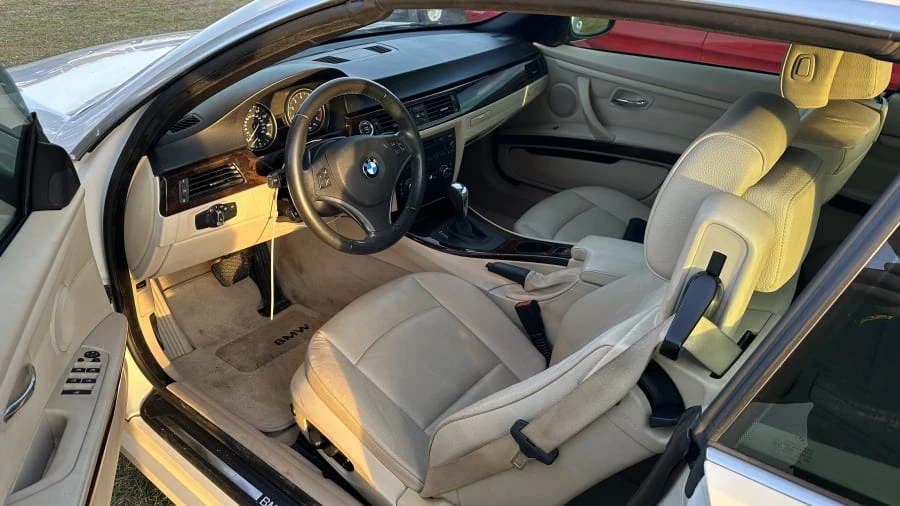 2011 BMW E93 3 Series Convertible - Image 7 of 15