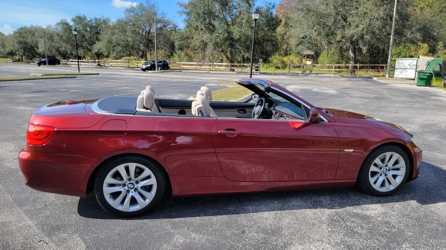 2011 BMW E93 3 Series Convertible - Image 10 of 24