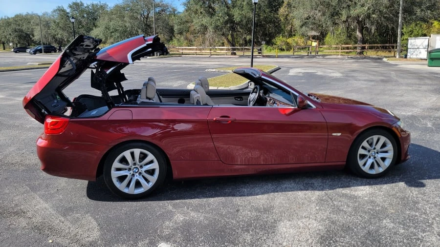 2011 BMW E93 3 Series Convertible - Image 9 of 24