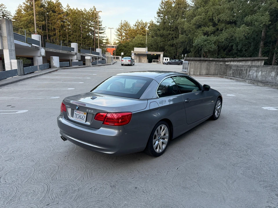 2011 BMW E93 3 Series Convertible - Image 19 of 31