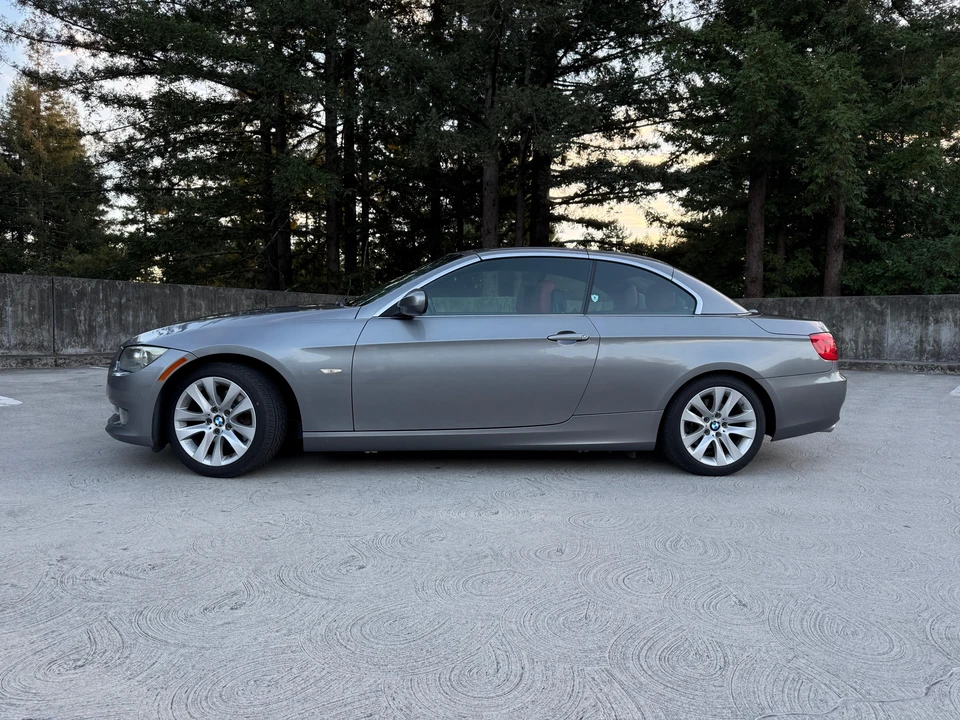 2011 BMW E93 3 Series Convertible - Image 14 of 31