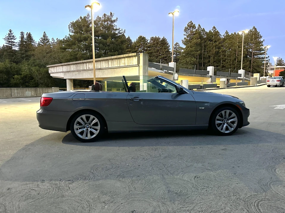 2011 BMW E93 3 Series Convertible - Image 8 of 31