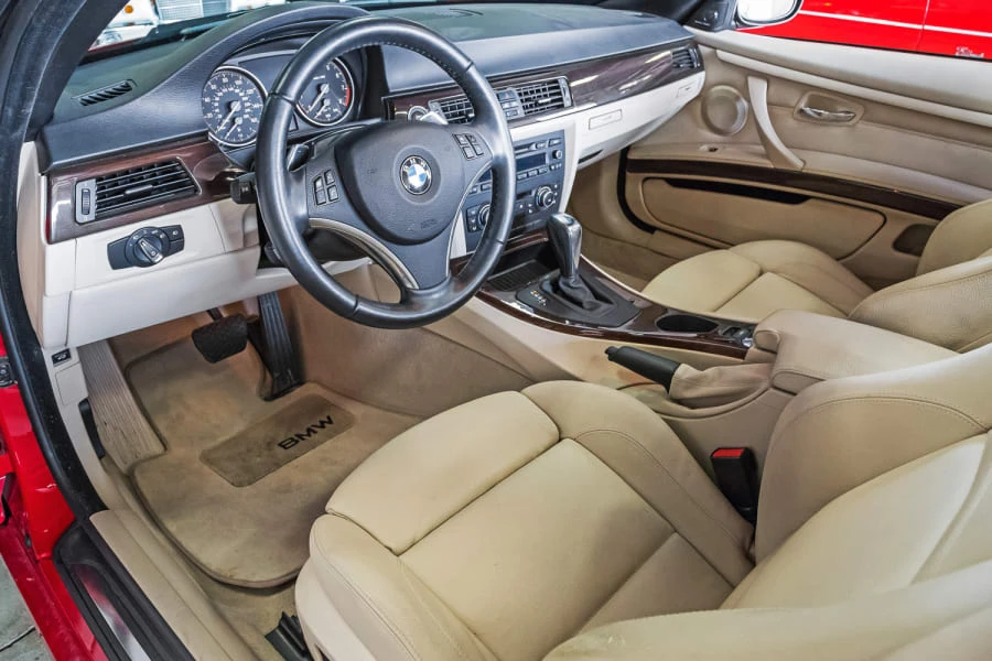 2011 BMW E93 3 Series Convertible - Image 4 of 8