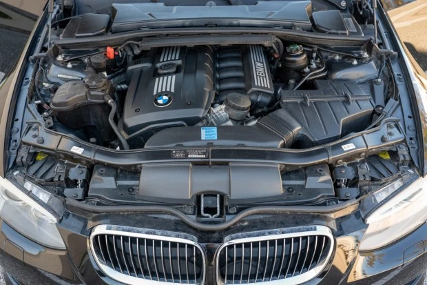 2011 BMW E93 3 Series Convertible - Image 6 of 7