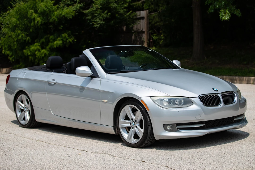 2011 BMW E93 3 Series Convertible - Image 19 of 31