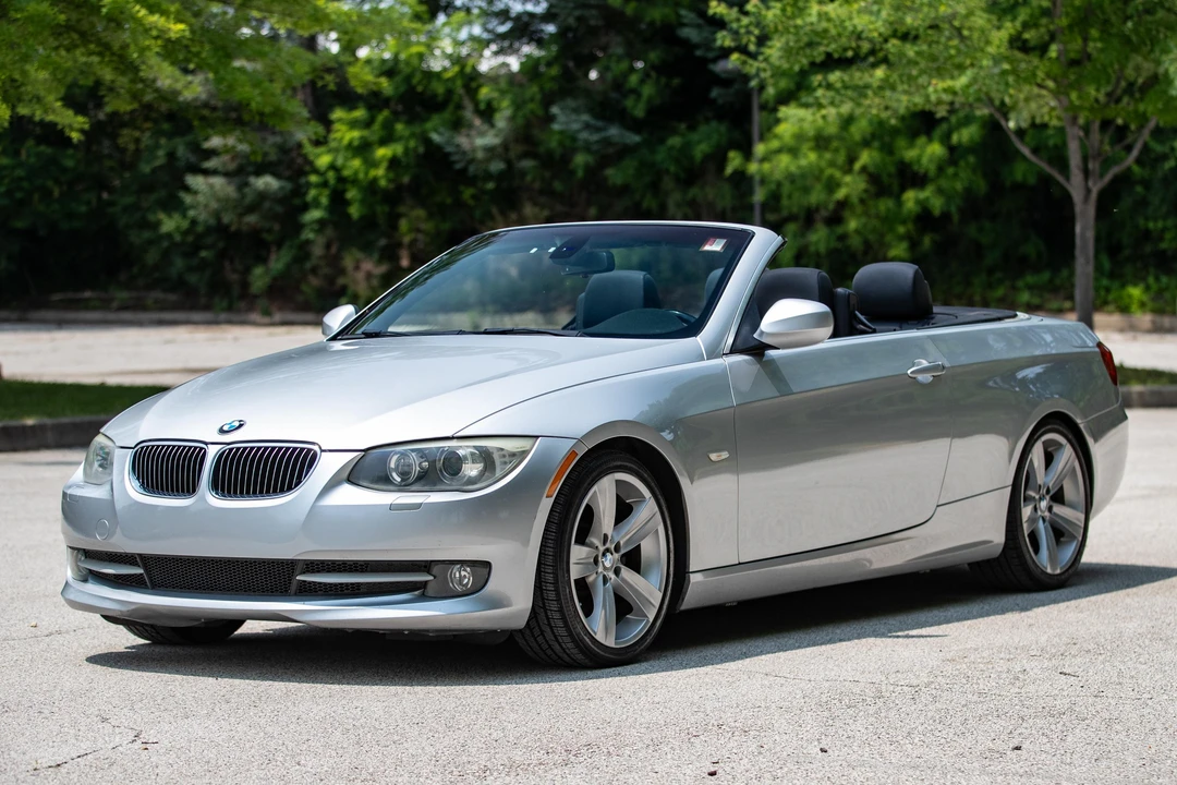 2011 BMW E93 3 Series Convertible - Image 11 of 31