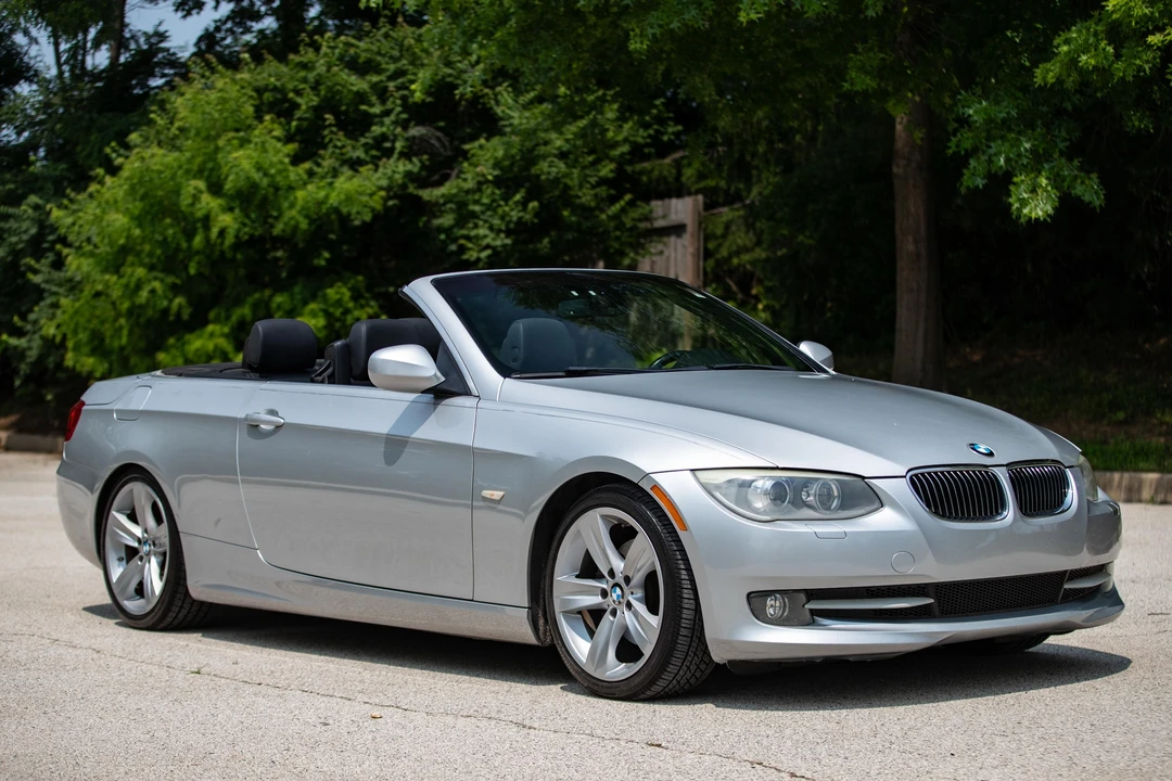 2011 BMW E93 3 Series Convertible - Image 18 of 31