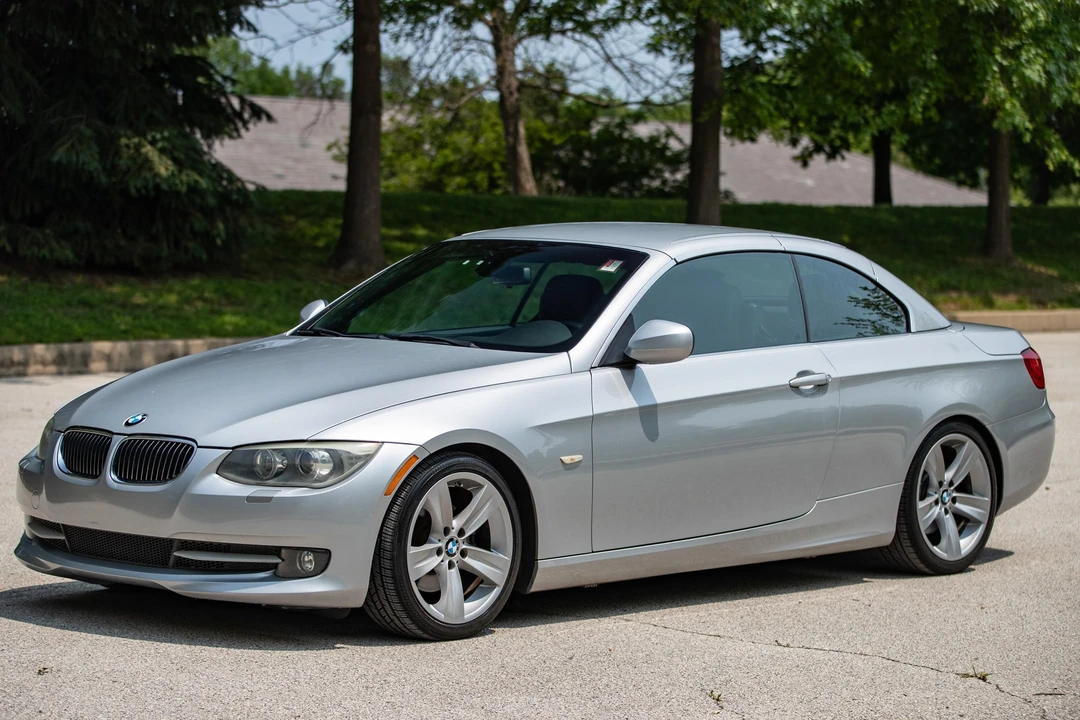 2011 BMW E93 3 Series Convertible - Image 24 of 31