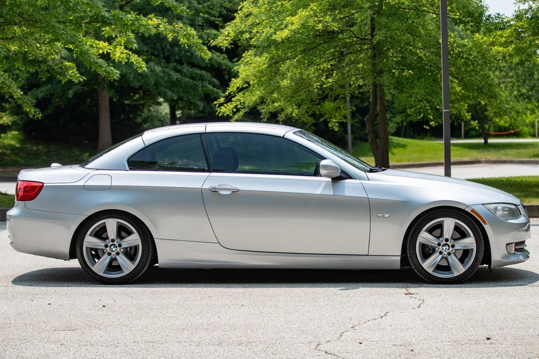 2011 BMW E93 3 Series Convertible - Image 3 of 31