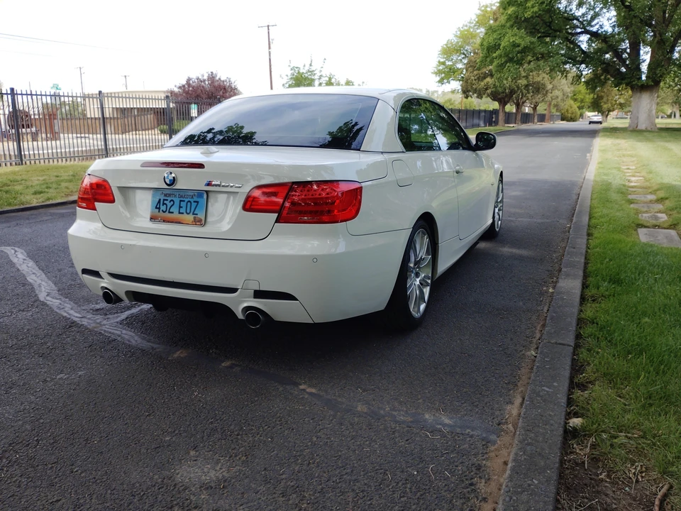 2011 BMW E93 3 Series Convertible - Image 27 of 31