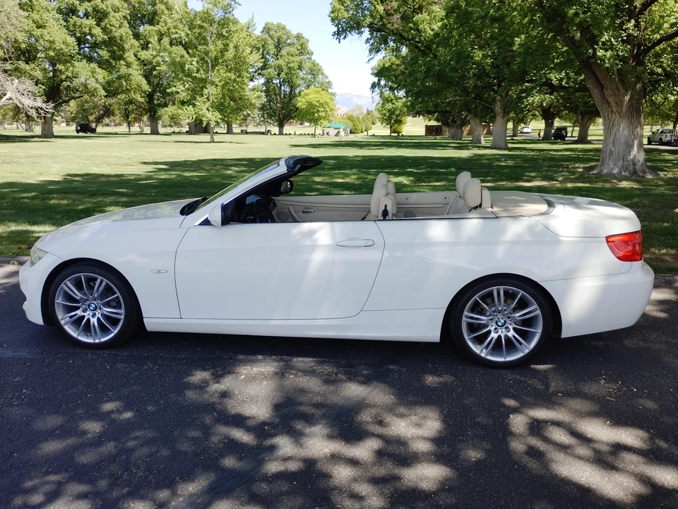 2011 BMW E93 3 Series Convertible - Image 10 of 31