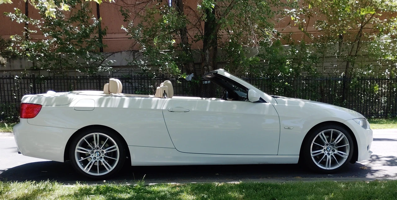2011 BMW E93 3 Series Convertible - Image 18 of 31