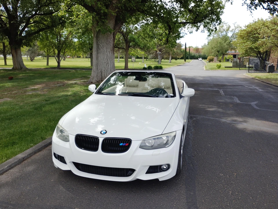 2011 BMW E93 3 Series Convertible - Image 7 of 31