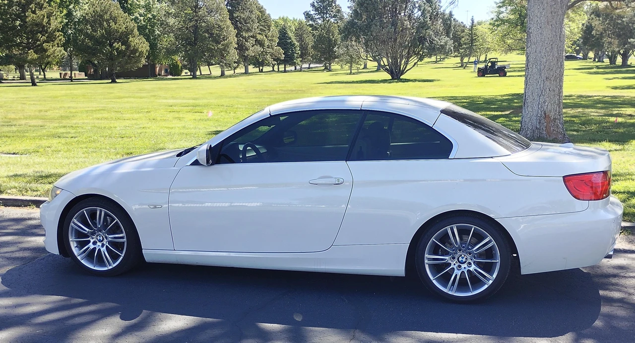 2011 BMW E93 3 Series Convertible - Image 26 of 31