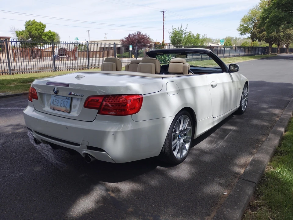 2011 BMW E93 3 Series Convertible - Image 16 of 31
