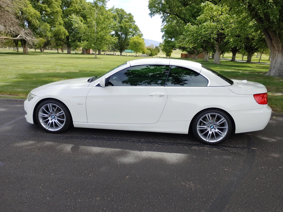 2011 BMW E93 3 Series Convertible - Image 25 of 31