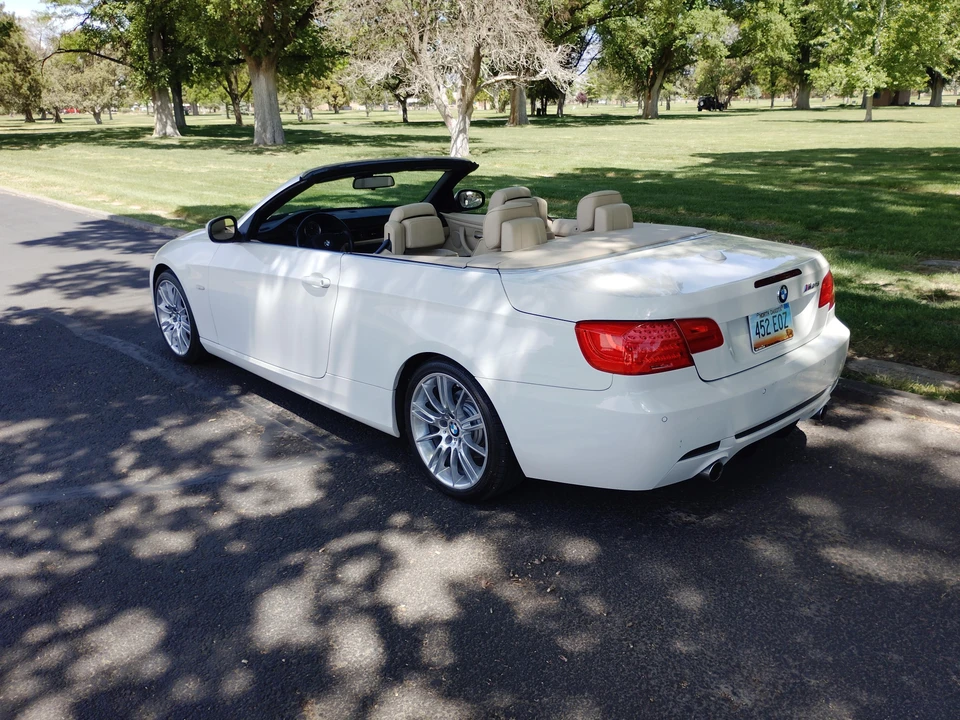 2011 BMW E93 3 Series Convertible - Image 11 of 31