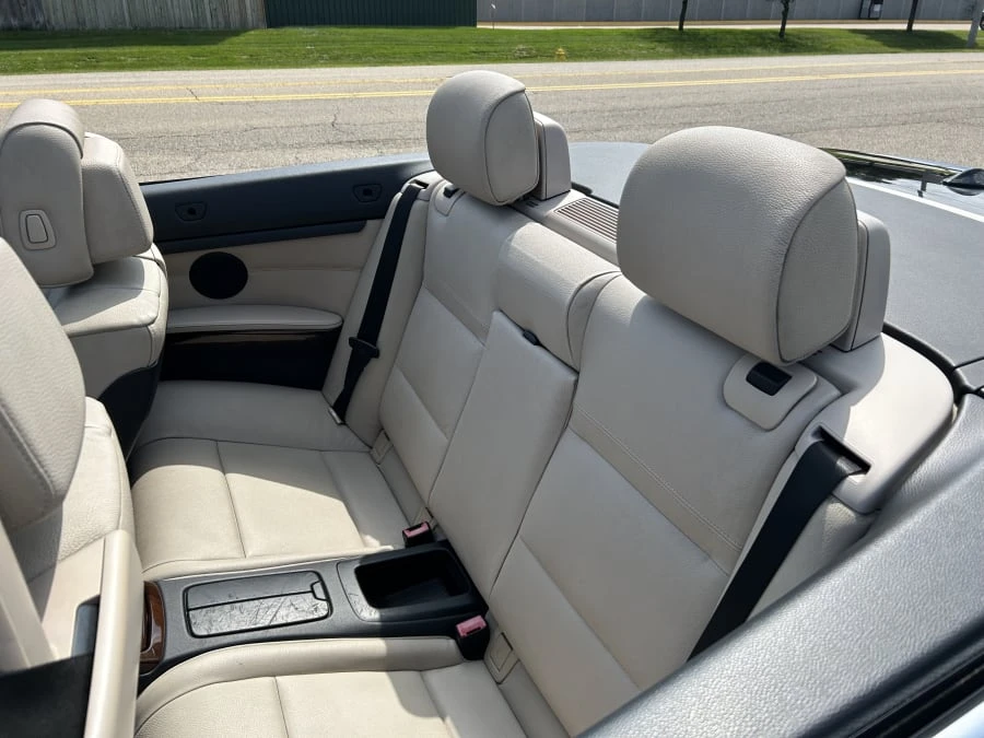 2011 BMW E93 3 Series Convertible - Image 9 of 12