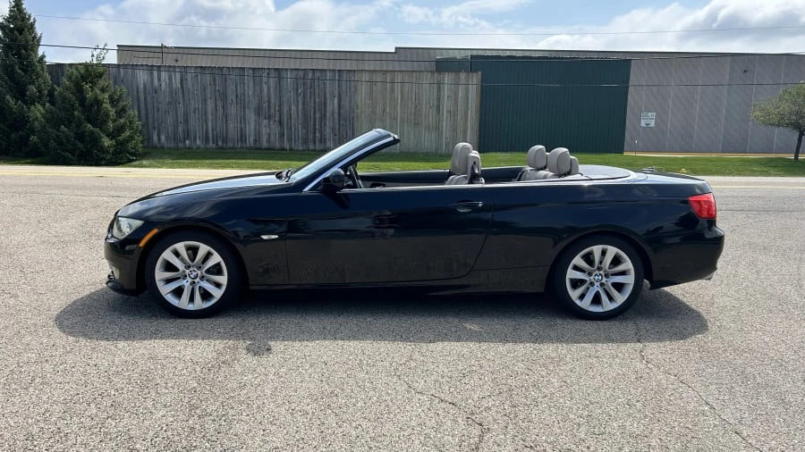 2011 BMW E93 3 Series Convertible - Image 2 of 12