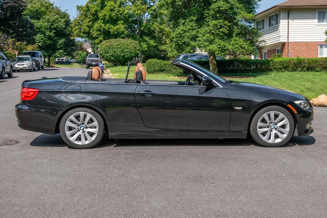 2011 BMW E93 3 Series Convertible - Image 11 of 31