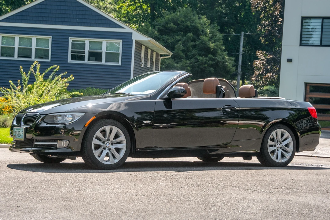 2011 BMW E93 3 Series Convertible - Image 8 of 31