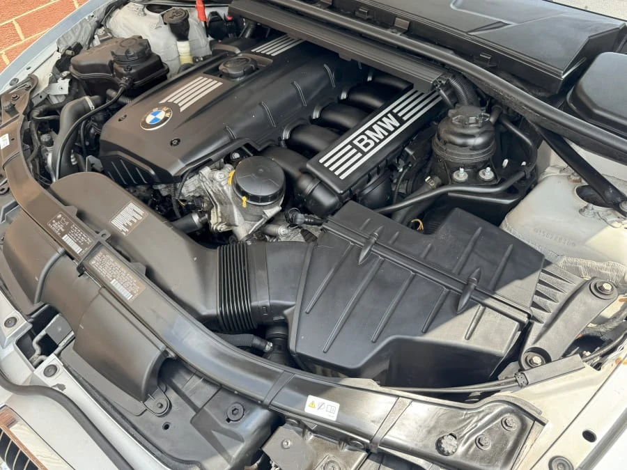 2011 BMW E93 3 Series Convertible - Image 11 of 12