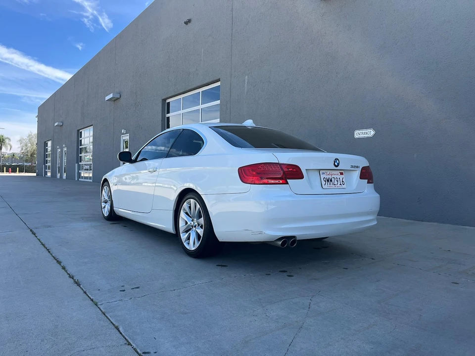 2011 BMW E92 3 Series Coupe - Image 14 of 31