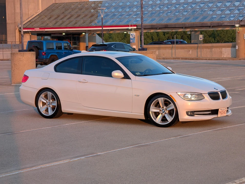 2011 BMW E92 3 Series Coupe - Image 14 of 31
