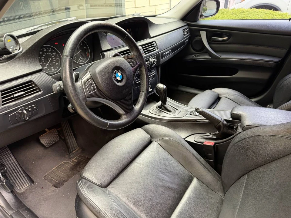 2011 BMW E90 3 Series Sedan - Image 6 of 9